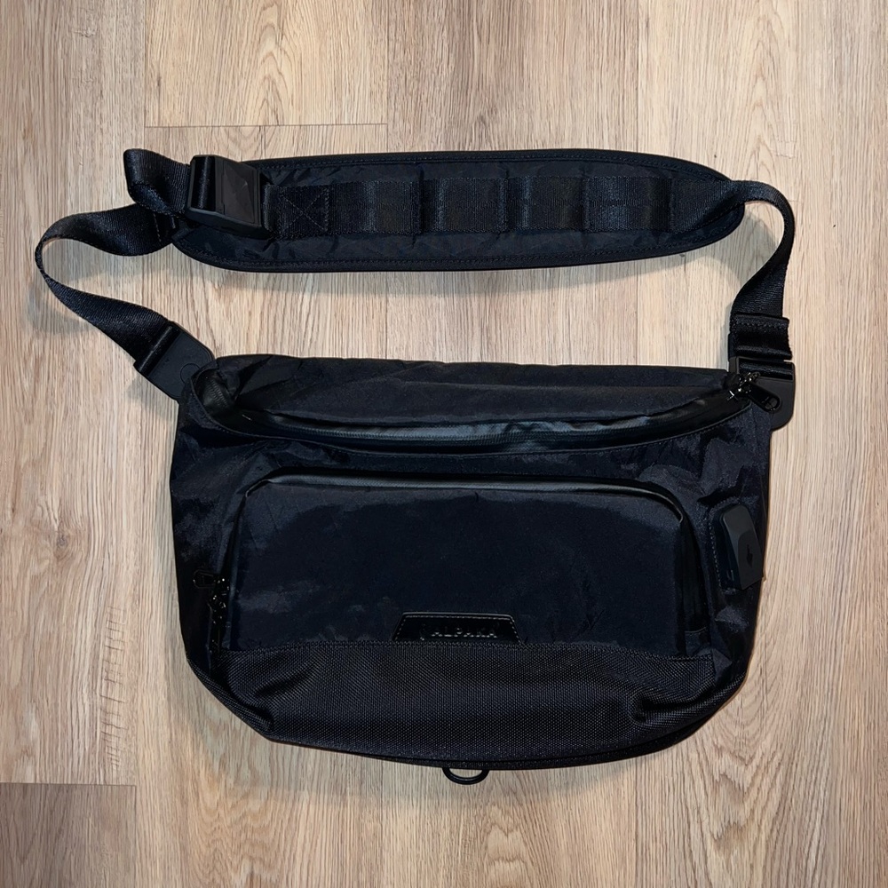 Alpaka Bravo Sling/Messenger Max V2 - Black